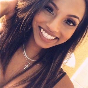 Meet your Posher, Shaina